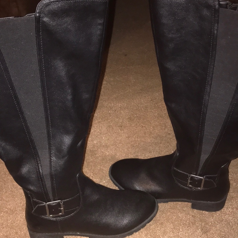 Milan black boots